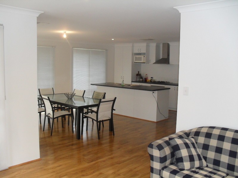 327A Fisher Street, Cloverdale WA 6105