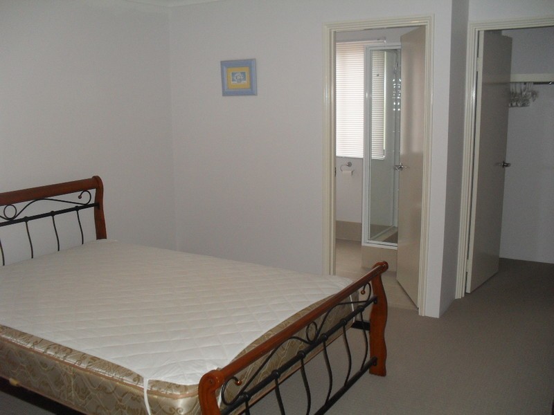 327A Fisher Street, Cloverdale WA 6105