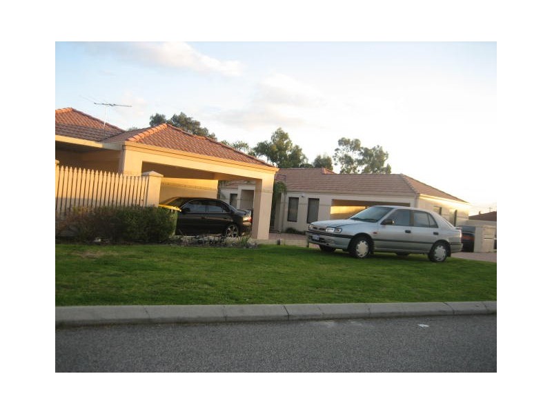 2/19 Holton Way, Cannington WA 6107