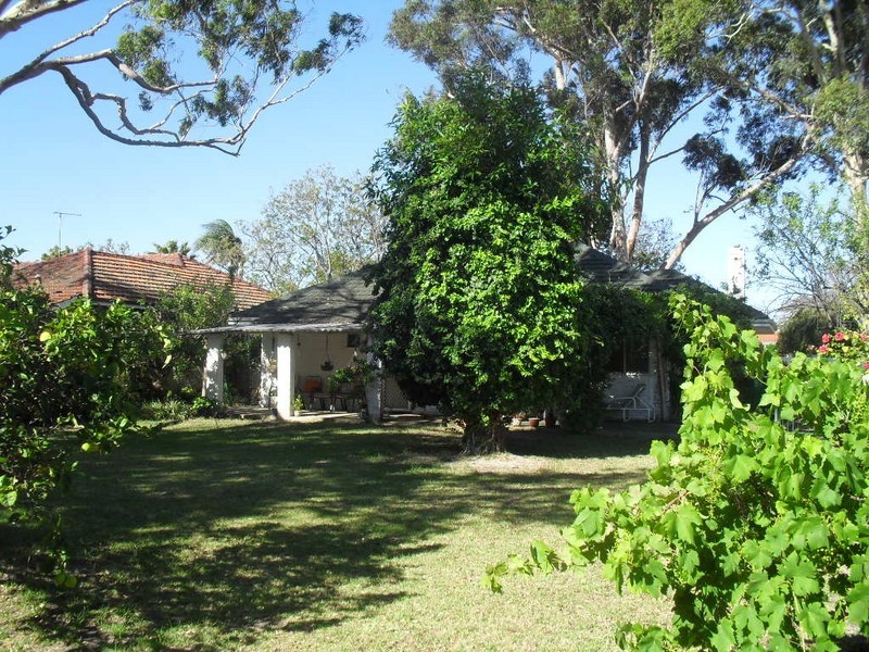 27 Simpson Street, Applecross WA 6153
