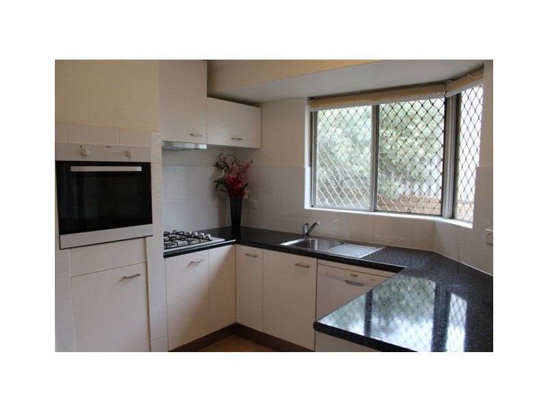 19/6-8 Pinewood Avenue, Kardinya WA 6163