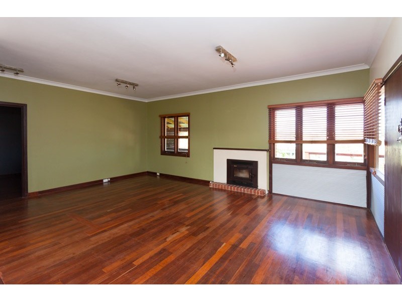 6 Longson Street, Hamilton Hill WA 6163