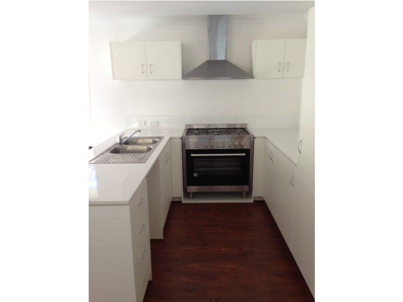 28 Sessilis Crescent, Wattle Grove WA 6107