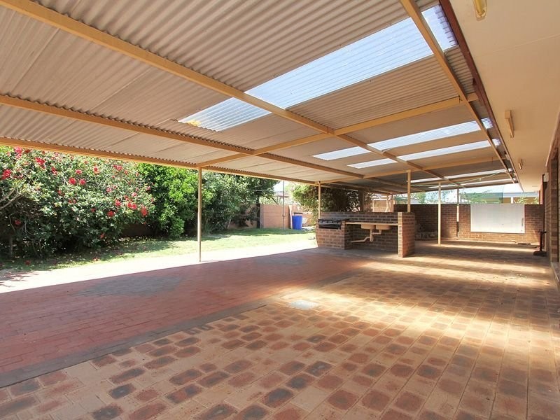 35 Bernley Drive, Viveash WA 6056