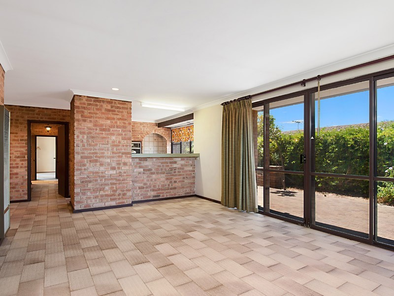 6 Earlston Place, Booragoon WA 6154