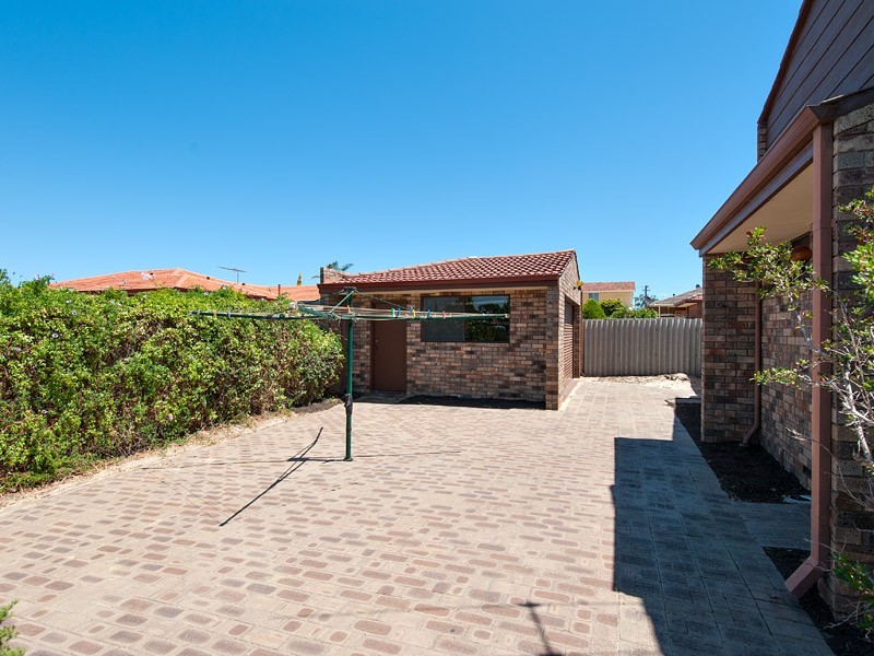 6 Earlston Place, Booragoon WA 6154