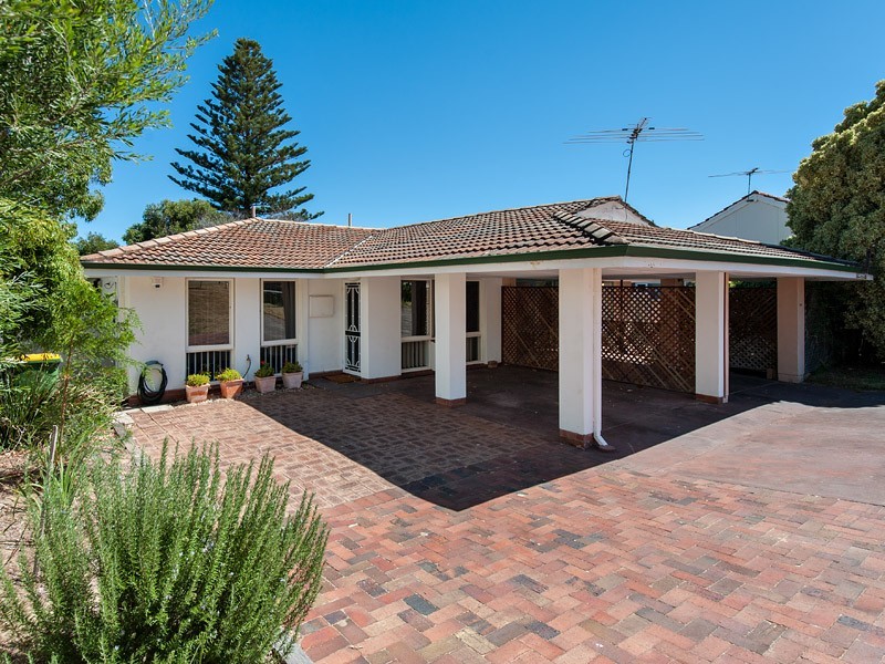 9 Redwood Crescent, Melville WA 6156