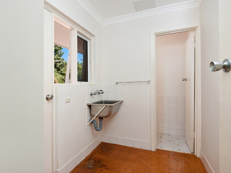 9 Redwood Crescent, Melville WA 6156