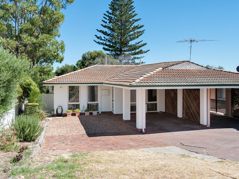 9 Redwood Crescent, Melville WA 6156