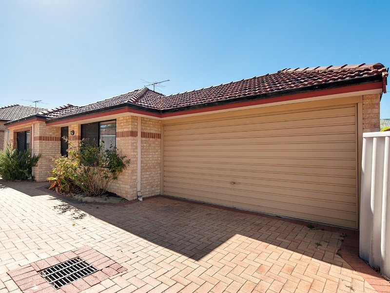 2/22 Webber Street, Willagee WA 6156