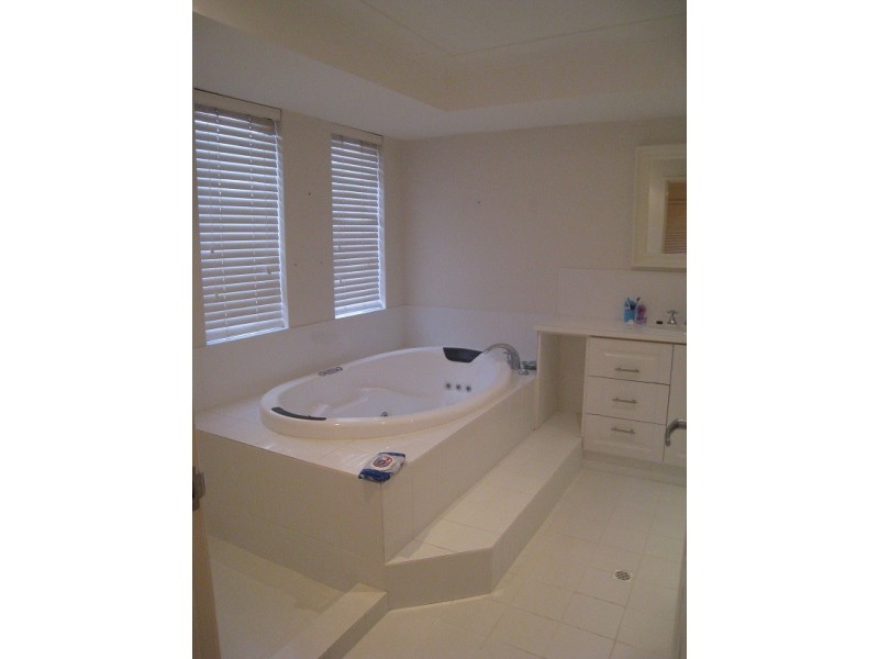 32 Villiers Way, Parkwood WA 6147