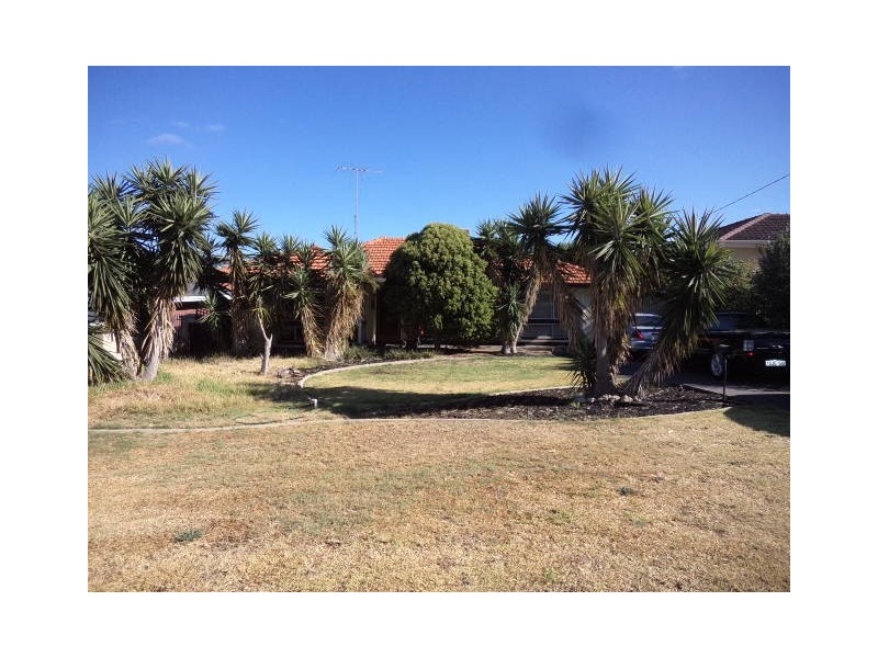 8 Gaunt Road, Spearwood WA 6163