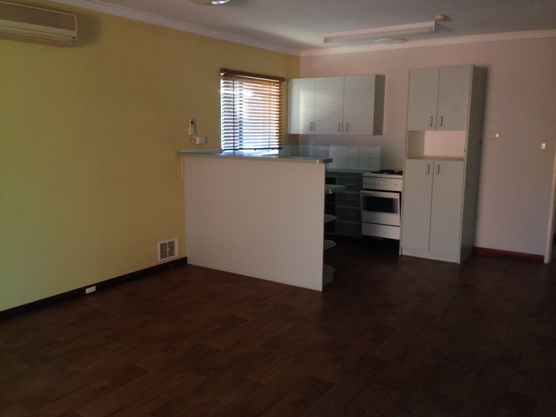 2/147 Labouchere Road, Como WA 6152