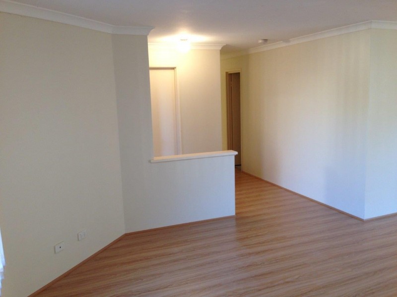 10/19 Holton Way, Cannington WA 6107