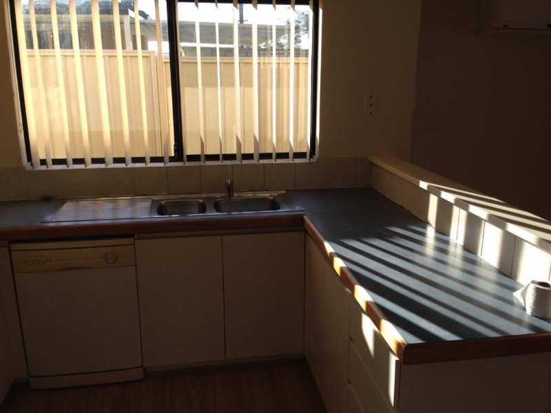 10/19 Holton Way, Cannington WA 6107