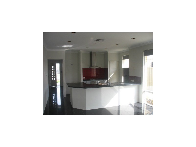 14 Fareham Crescent, Wellard WA 6170