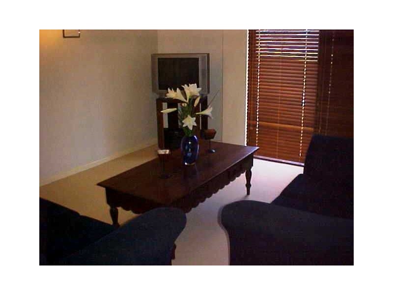 1/1 Cale Street, Como WA 6152