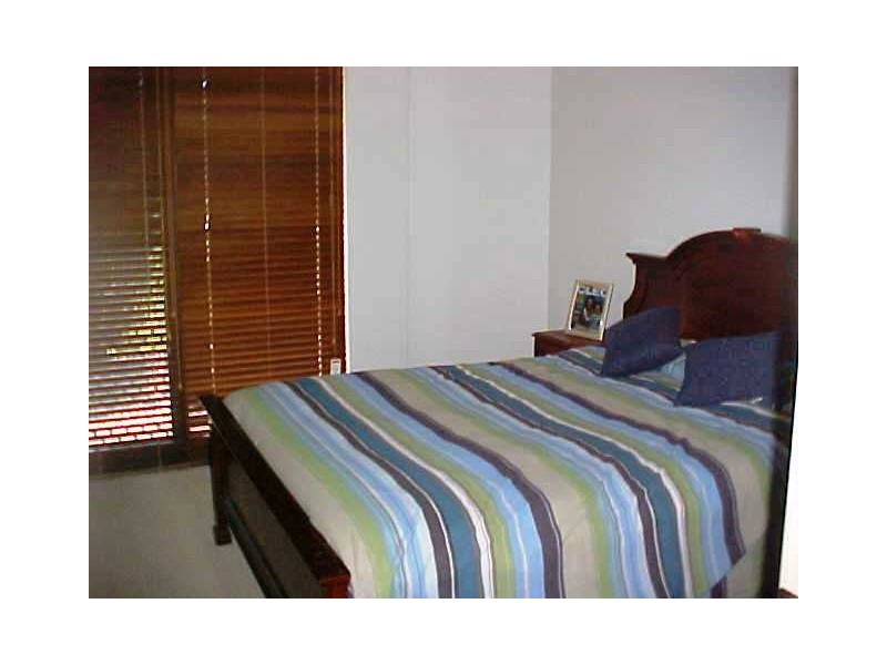 1/1 Cale Street, Como WA 6152