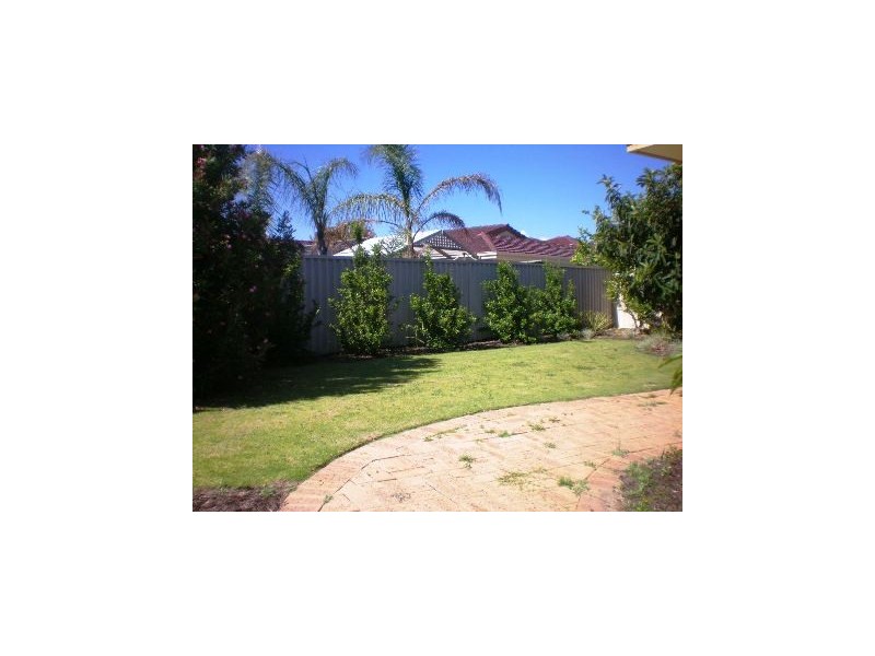 9B Tullamore Close, Waterford WA 6152