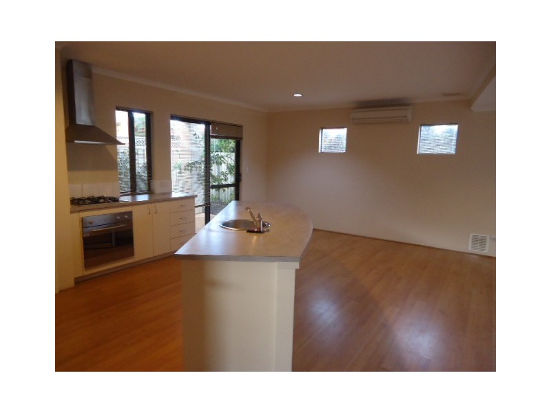 2/150 Kooyong Road, Rivervale WA 6103