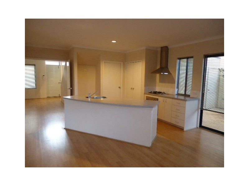 2/150 Kooyong Road, Rivervale WA 6103