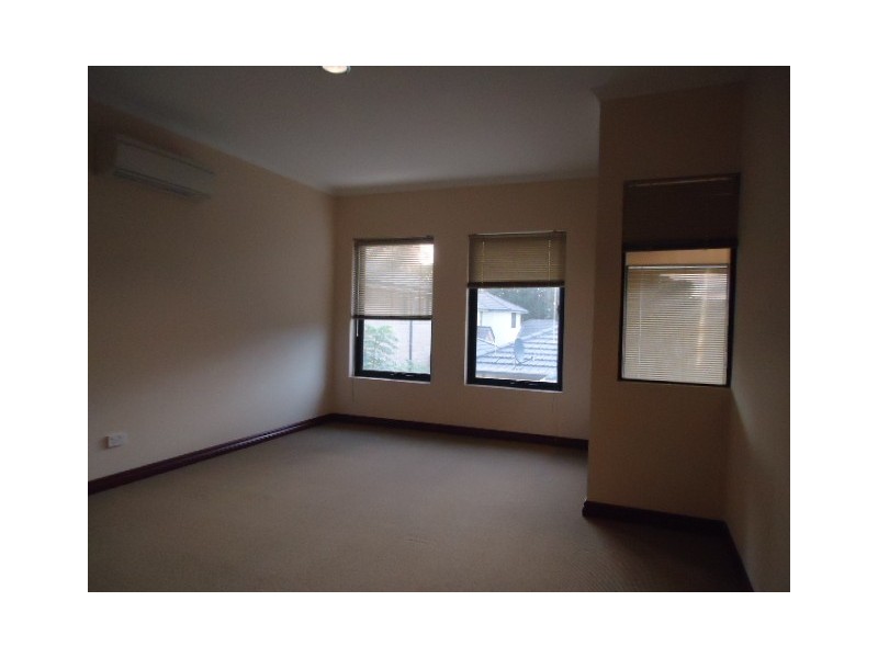 2/150 Kooyong Road, Rivervale WA 6103