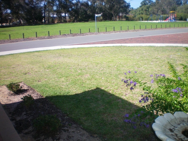 12 Kalari Drive, Wattle Grove WA 6107