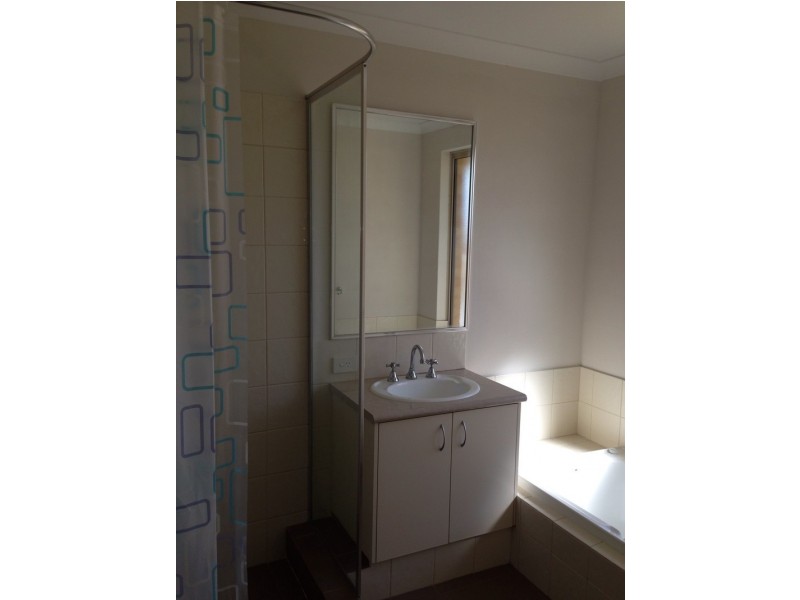 12 Kalari Drive, Wattle Grove WA 6107