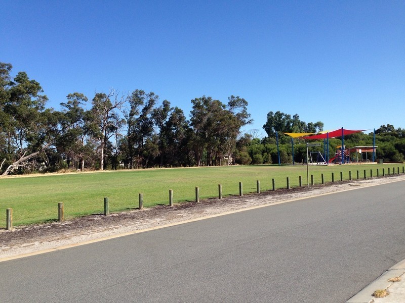 12 Kalari Drive, Wattle Grove WA 6107