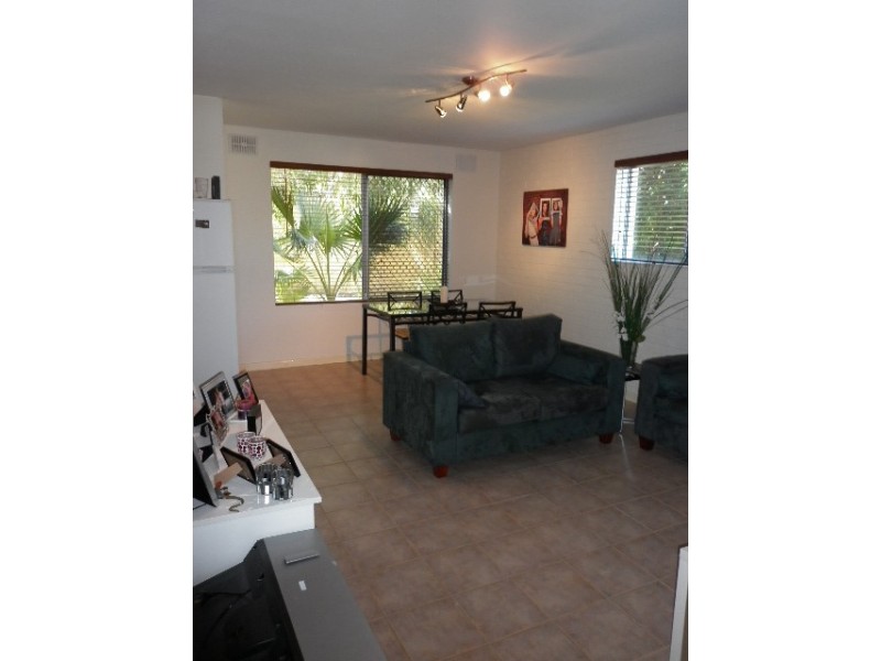 1/235 Harbourne Street, Wembley WA 6014