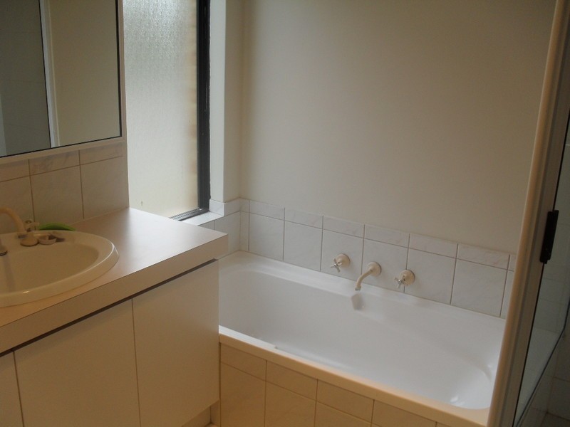 3/8 Sleat Road, Mount Pleasant WA 6153