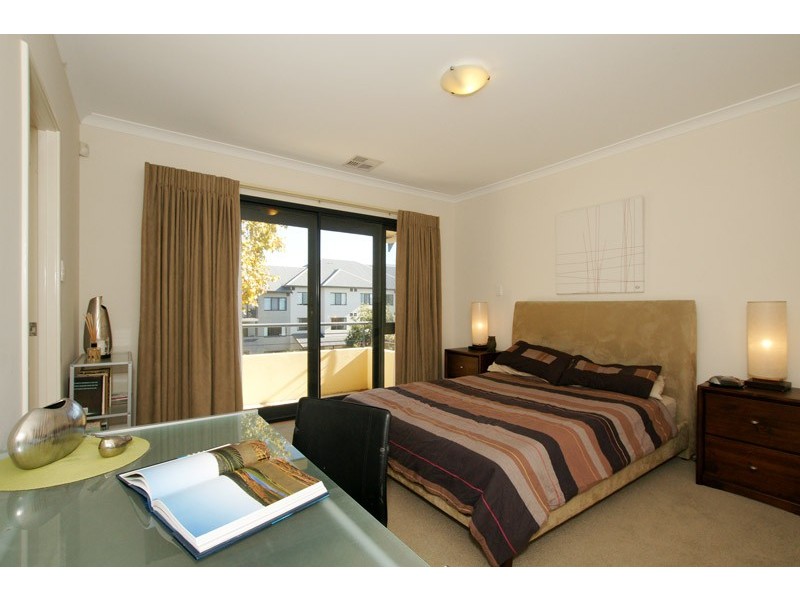 8/216 Stirling Street, Perth WA 6000