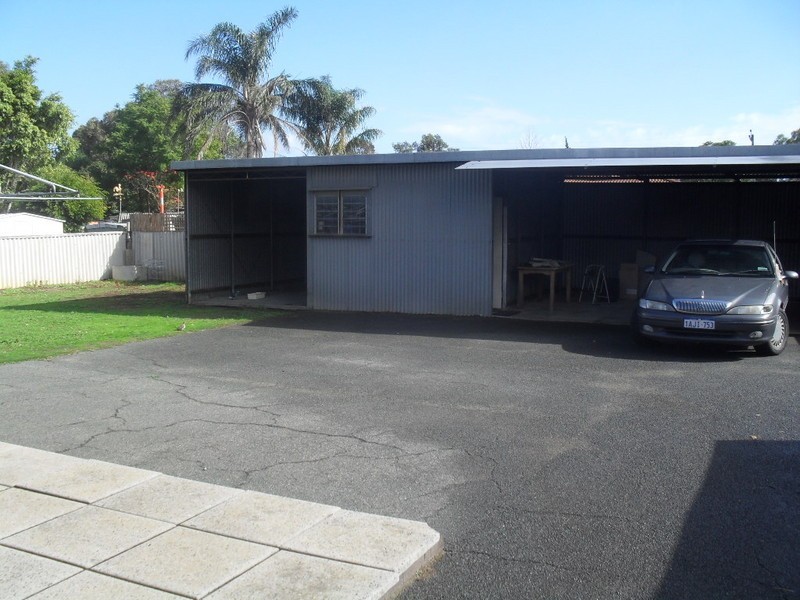 95 Forrest Road, Armadale WA 6112