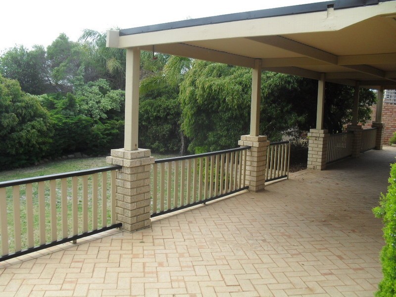 4 Clune place, Coogee WA 6166