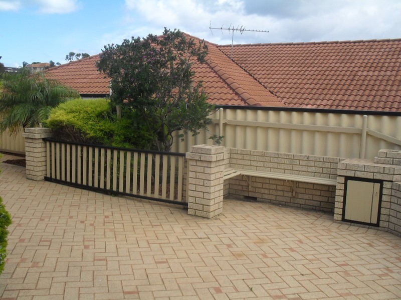 4 Clune place, Coogee WA 6166
