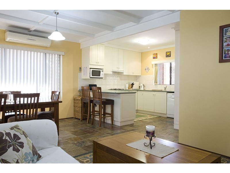 4 Hanrahan Loop, Kardinya WA 6163