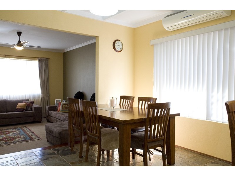 4 Hanrahan Loop, Kardinya WA 6163