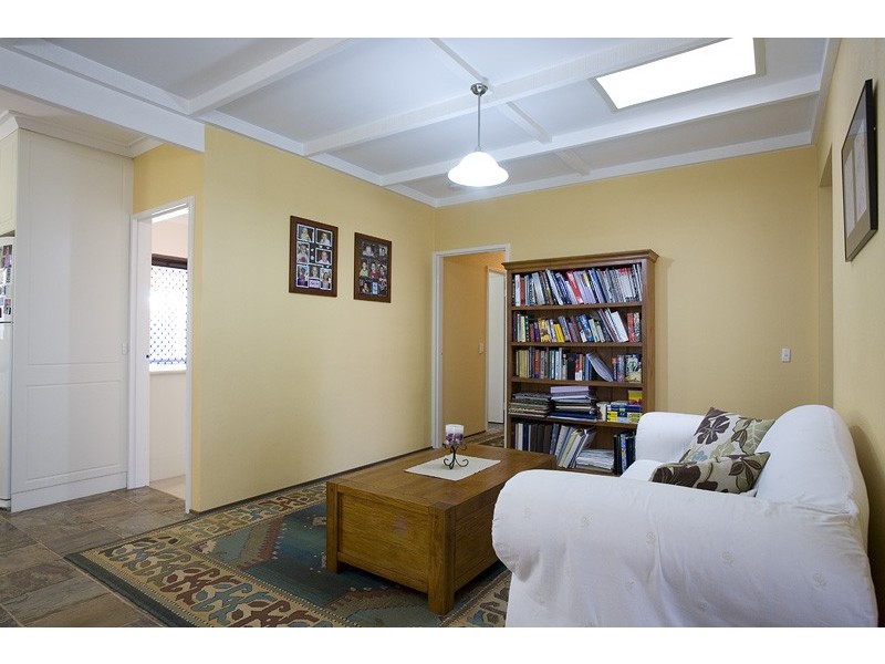 4 Hanrahan Loop, Kardinya WA 6163