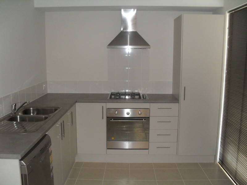 27/26 Charnley Bend, Hammond Park WA 6164