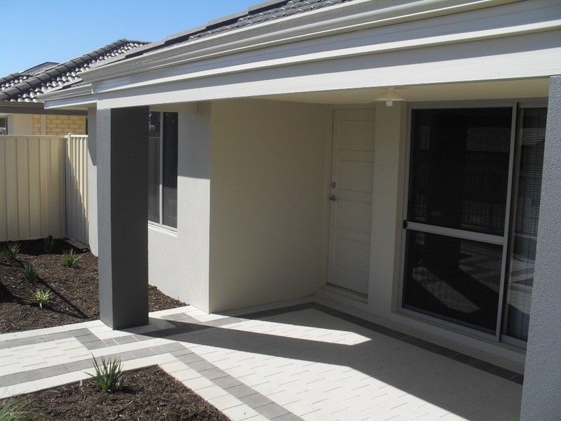 27/26 Charnley Bend, Hammond Park WA 6164