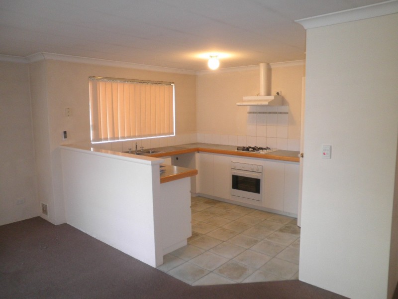 2/19 Holton Way, Cannington WA 6107
