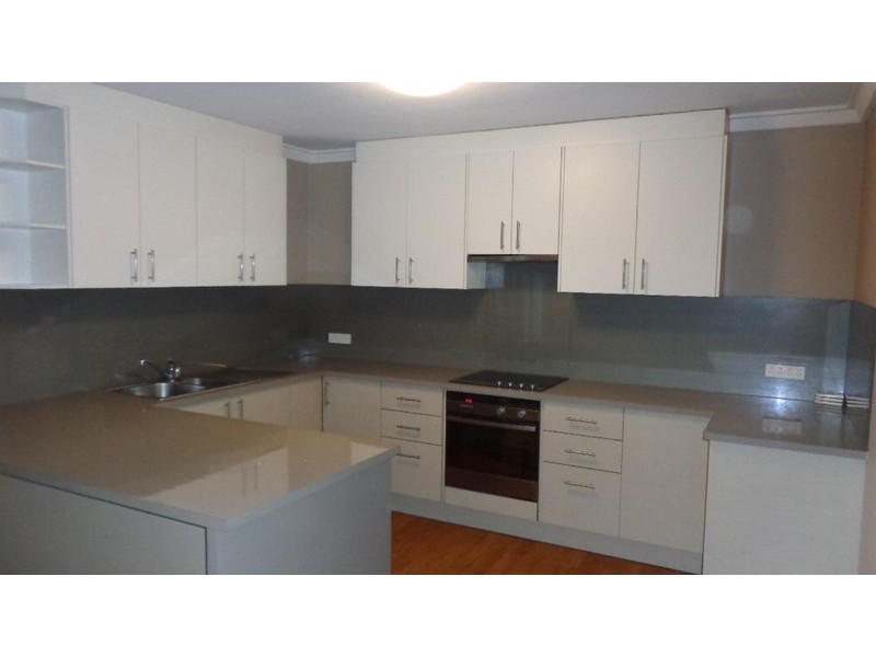 1B Dalston Crescent, Kardinya WA 6163