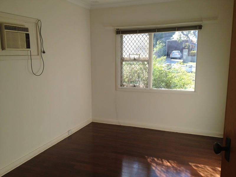 30 Quinlan Street, Coolbellup WA 6163