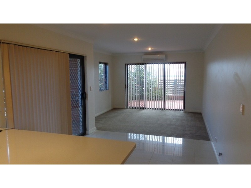 2/2 Lichfield Sreet, Victoria Park WA 6100