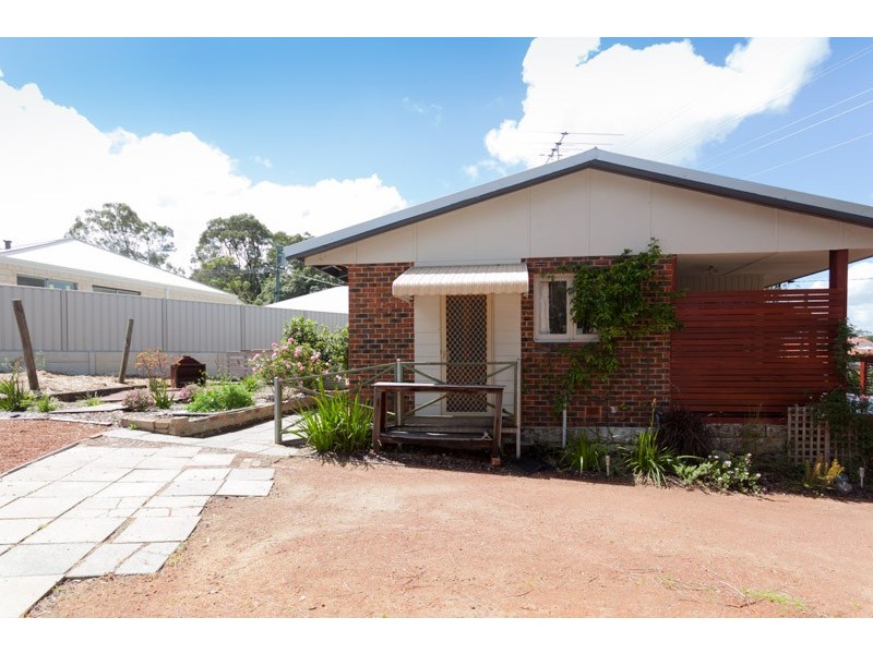 6 Longson Street, Hamilton Hill WA 6163