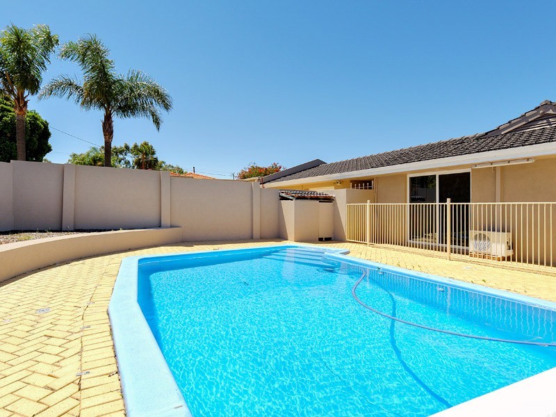 34 BARNSBURY ROAD, Warwick WA 6024