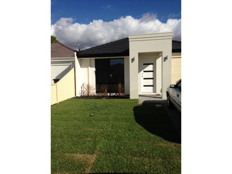 28 Sessilis Crescent, Wattle Grove WA 6107
