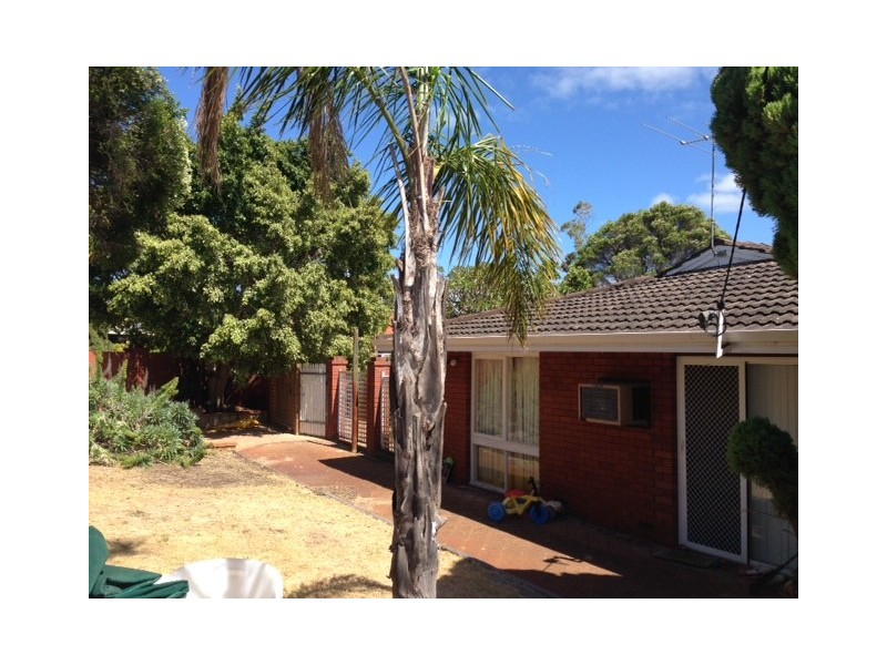 1A Dalston Crescent, Kardinya WA 6163