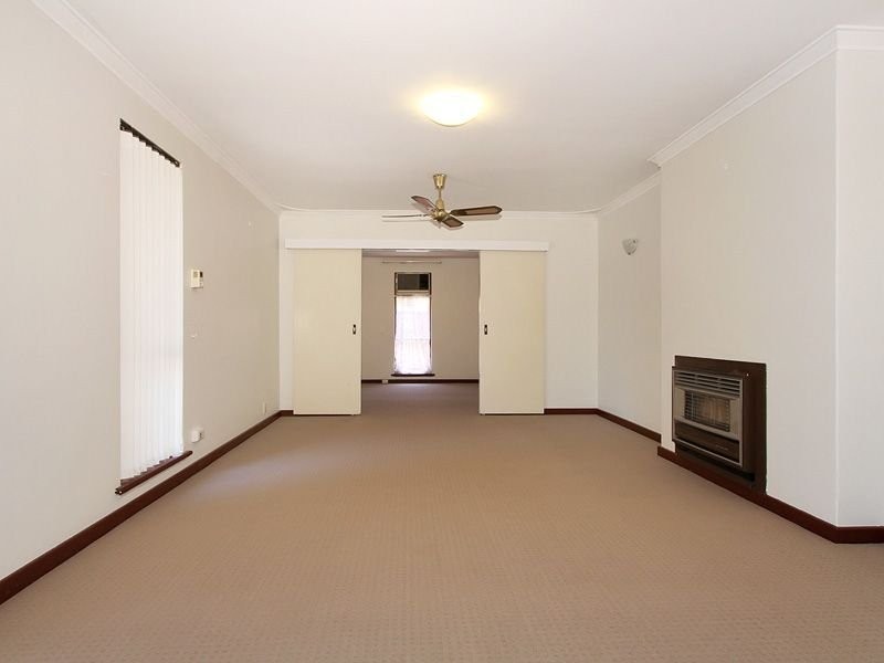 35 Bernley Drive, Viveash WA 6056