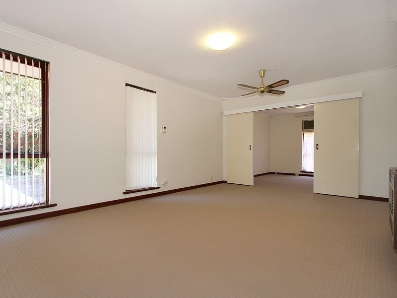 35 Bernley Drive, Viveash WA 6056